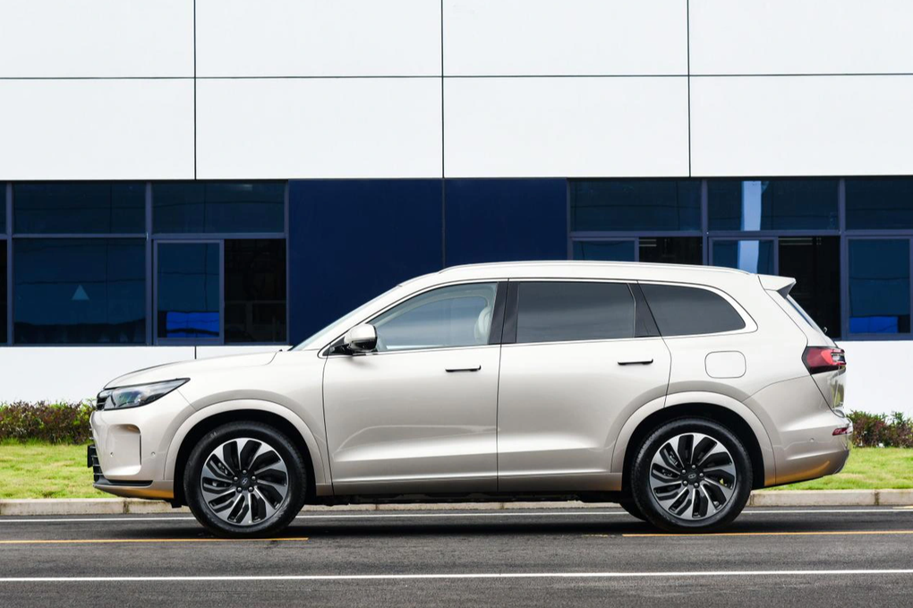 SUV điện của Huawei có gì đặc biệt mà chốt sale 20.000 xe chỉ sau 4 giờ? - 4 SUV điện của Huawei có gì đặc biệt mà chốt sale 20.000 xe chỉ sau 4 giờ? - 4