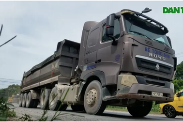 "Binh đoàn xe quá khổ, quá tải" lộng hành trên đường mòn Hồ Chí Minh