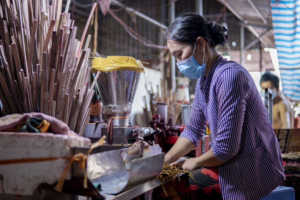 Tâm sự ứa nước mắt của công nhân làm nghề phục vụ cõi âm - 10 Tâm sự ứa nước mắt của công nhân làm nghề phục vụ cõi âm - 10