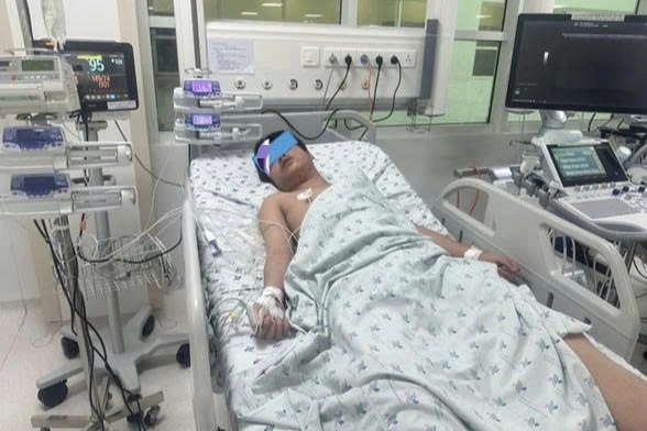 Nhiều trẻ lâm nguy vì đủ loại hiểm họa: Chó cắn vào cổ, liềm cắt đứt tay - 4