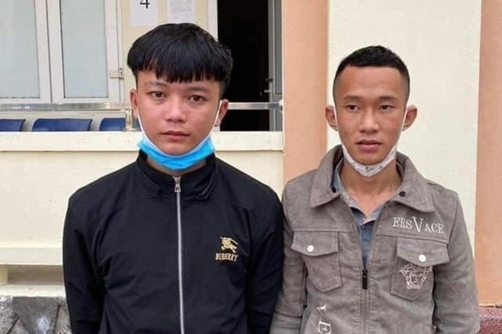 Khởi tố các đối tượng hành hung một học sinh dã man trước cổng trường - 1 Khởi tố các đối tượng hành hung một học sinh dã man trước cổng trường - 1