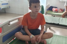 Cục Trẻ em vào cuộc vụ cháu bé bị chủ quán bánh xèo bạo hành