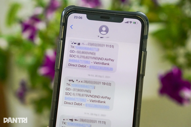 Các ngân hàng đang thu phí tin nhắn ra sao?