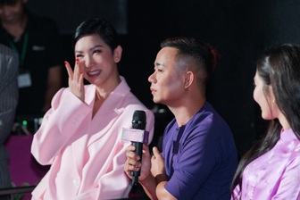 Xuân Lan bật khóc gửi lời nhắn đến Hương Giang đang thi Hoa hậu Hoàn vũ