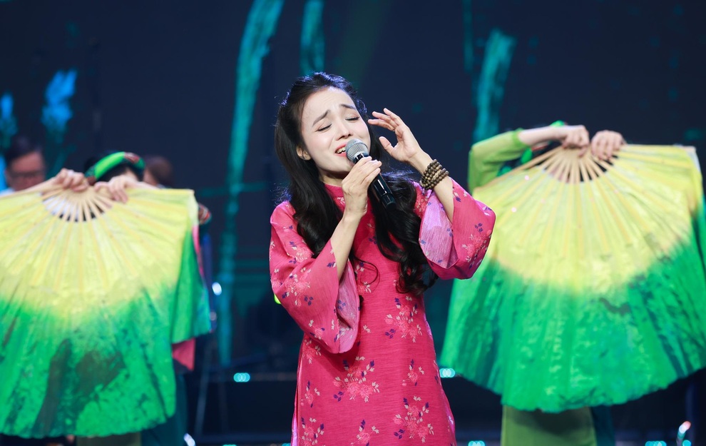 NSND Phương Thảo: Hát về Bác, tôi hát bằng cả trái tim - 3 NSND Phương Thảo: Hát về Bác, tôi hát bằng cả trái tim - 3