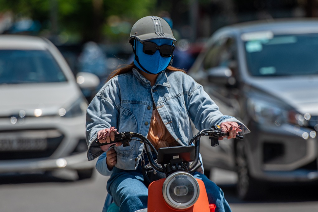 Bắc Bộ và Trung Bộ nắng nóng trước khi đón không khí lạnh - 1 Bắc Bộ và Trung Bộ nắng nóng trước khi đón không khí lạnh - 1