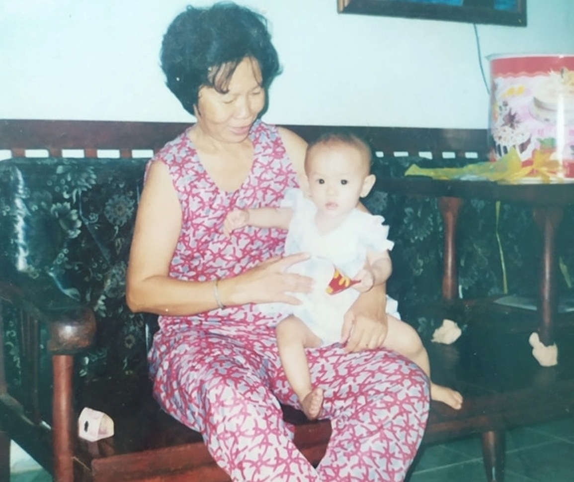 Đọc nhật ký bà ngoại để lại trước lúc lâm chung, cô gái khóc nức nở - 2 Đọc nhật ký bà ngoại để lại trước lúc lâm chung, cô gái khóc nức nở - 2