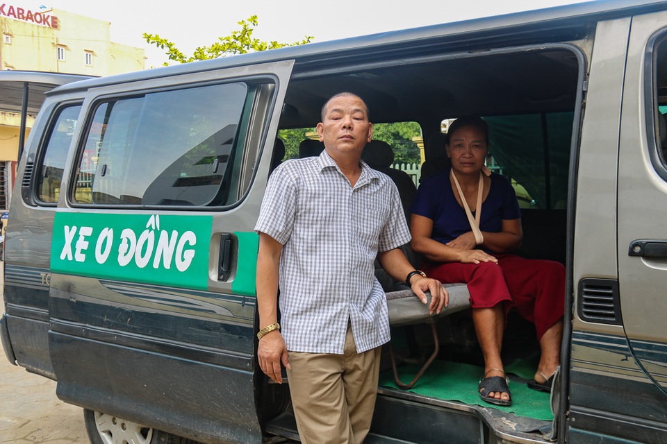 Anh thợ sửa điện thoại mua ô tô phục vụ người nghèo miễn phí - 2