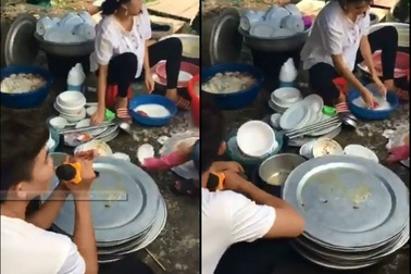 Chồng trẻ gây tranh cãi vì cầm micro ngồi hát "động viên" vợ rửa bát