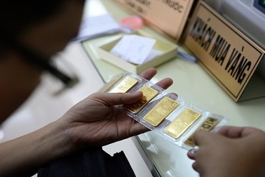 Giá vàng bật tăng mạnh