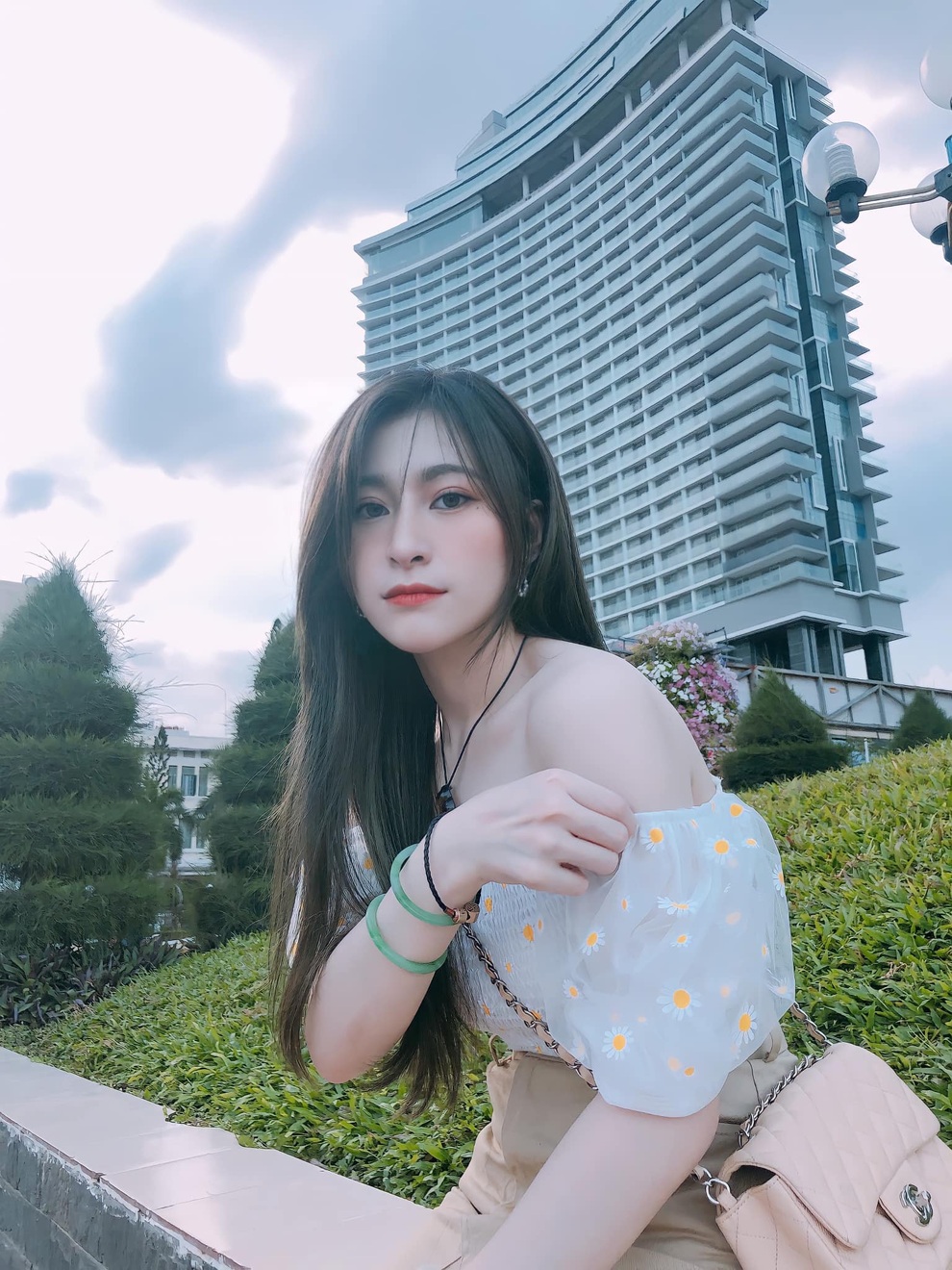 Nữ sinh Trường ĐH Văn Lang đa-zi-năng, hé lộ mức thu nhập 8 con số - 9 Nữ sinh Trường ĐH Văn Lang đa-zi-năng, hé lộ mức thu nhập 8 con số - 9