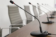 Hội nghị có nội dung bí mật nhà nước phải sử dụng micro có dây