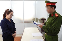 Yêu nhầm người phụ nữ lừa đảo, tiền mất tình cũng tan