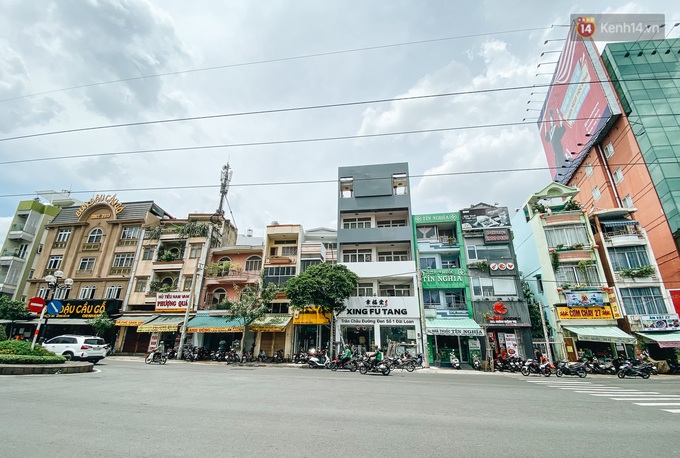 Hơn nửa năm đóng cửa vì dịch Covid-19, giá thuê mặt bằng trên đường Phan Xích Long vẫn chưa hạ nhiệt - Ảnh 2. Hơn nửa năm đóng cửa vì dịch Covid-19, giá thuê mặt bằng trên đường Phan Xích Long vẫn chưa hạ nhiệt - Ảnh 2.