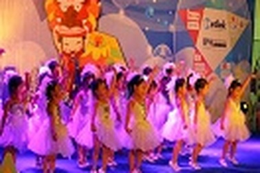 Hình ảnh sôi động tại offline Trung Thu Ngôi Sao Nhí