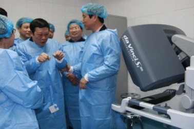 Việt Nam ứng dụng robot trong phẫu thuật nội soi nhi khoa