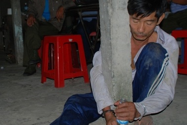 Người dân bắt tên trộm nổ 5 phát súng để tẩu thoát