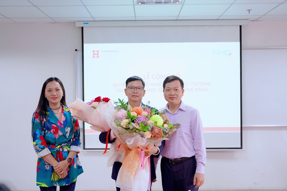 PGS.TS Lê Khắc Cường: Đẩy mạnh đào tạo theo nhu cầu xã hội, tạo bản sắc riêng của HIU - 3 PGS.TS Lê Khắc Cường: Đẩy mạnh đào tạo theo nhu cầu xã hội, tạo bản sắc riêng của HIU - 3