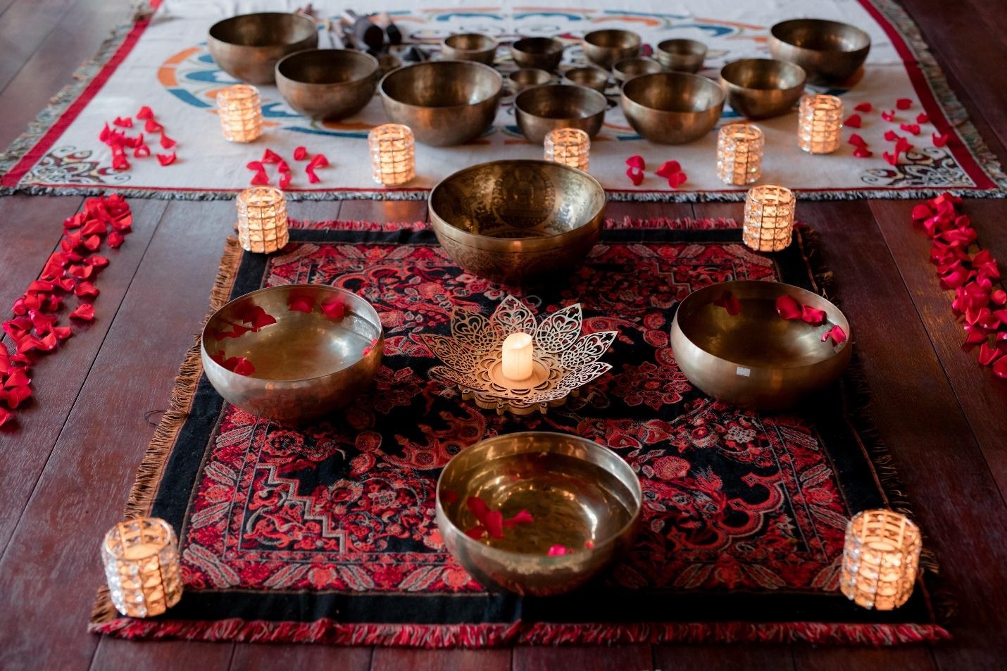 ការព្យាបាលដោយសំឡេង - អាថ៌កំបាំងនៃភាពជាប់បានយូររបស់មនុស្ស Blue Zones - ៥ Trị liệu âm thanh - bí quyết sống lâu của người dân Blue Zones - 5