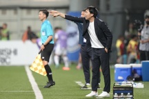 HLV Singapore: "Một điểm trước Việt Nam chưa đảm bảo suất bán kết"