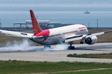 Phút cuối của máy bay Air India chở 242 người bị rơi