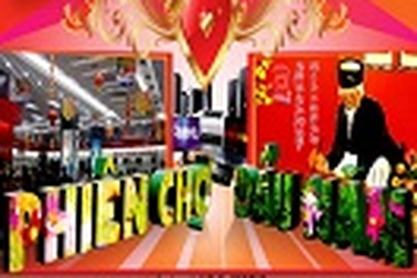 Rộn ràng mua sắm tại Phúc Anh