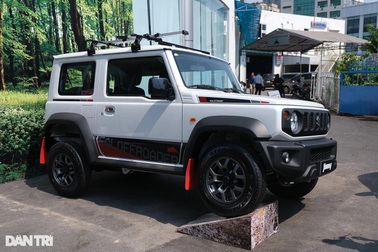 Hãng cắt khuyến mại, giá Suzuki Jimny vẫn giảm gần 100 triệu tại đại lý
