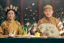 Chuyện Hoàng đế nhà Thanh hưởng thụ cuộc sống: Đi vệ sinh cần 6 người hầu