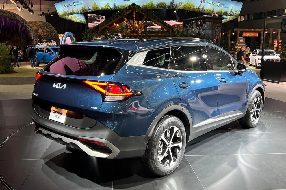 Chi tiết Kia Sportage Hybrid 2023: Uống xăng 6l/100 km, sắp về Việt Nam - 2 Chi tiết Kia Sportage Hybrid 2023: Uống xăng 6l/100 km, sắp về Việt Nam - 2