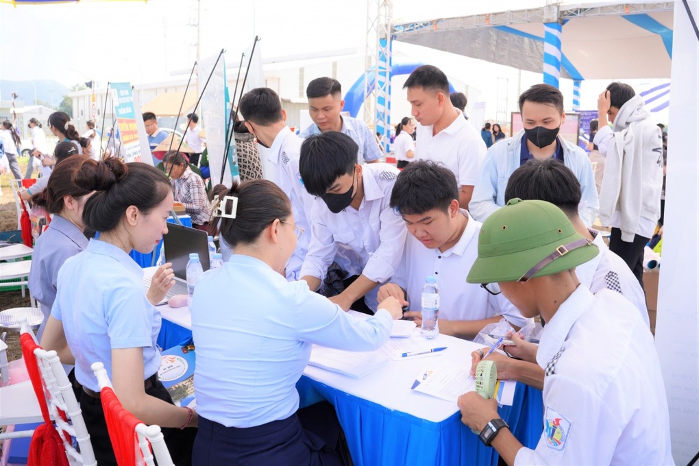 Nghệ An tăng cường số hóa trong thực hiện chính sách bảo hiểm thất nghiệp - 1 Nghệ An tăng cường số hóa trong thực hiện chính sách bảo hiểm thất nghiệp - 1