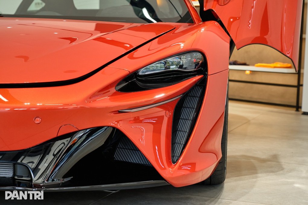 Siêu xe hybrid McLaren Artura có giá từ 15 tỷ đồng tại Việt Nam - 2 Siêu xe hybrid McLaren Artura có giá từ 15 tỷ đồng tại Việt Nam - 2