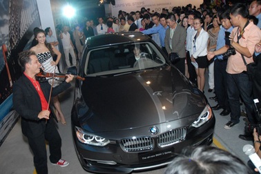 Xe BMW 320i phiên bản 2012 đến Việt Nam