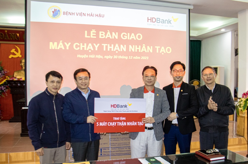 HDBank mang Tết sớm đến với đồng bào bản Puôi - 4 HDBank mang Tết sớm đến với đồng bào bản Puôi - 4