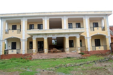 Thực hư trường học bỏ hoang!
