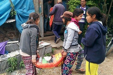 Những “anh hùng thầm lặng” tiếp sức cho nạn nhân động đất Nepal