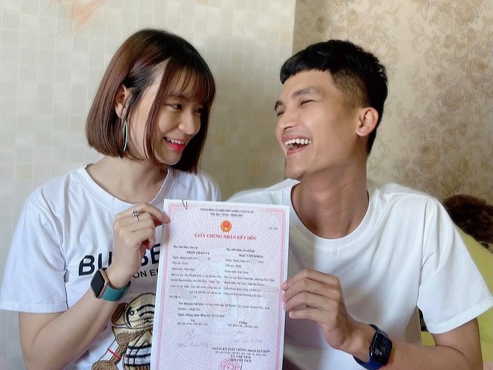 Các sao Việt khoe hạnh phúc, người được chúc mừng - kẻ bị cạnh khóe - 1