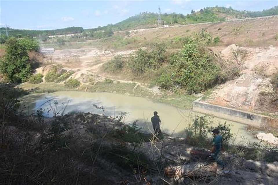 Hai anh em họ cùng đuối nước dưới suối - 1 Hai anh em họ cùng đuối nước dưới suối - 1