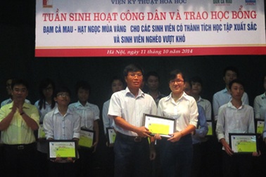 “Hạt ngọc Mùa vàng” - Học bổng của niềm tin