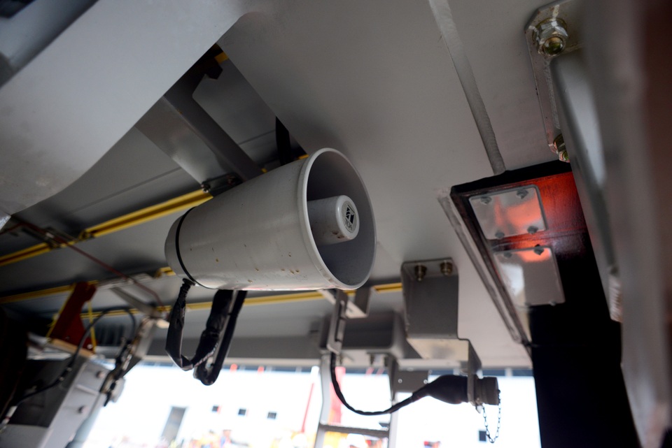 Lắp đặt toa tàu metro số 1 copy.jpg Lắp đặt toa tàu metro số 1 copy.jpg