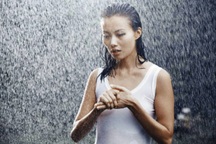 Phụ nữ đừng khóc dễ dàng trước mặt đàn ông