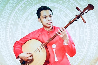 Thế Hoàn: Nghệ sĩ trẻ “Hát văn Cô Vy” truyền năng lượng tích cực