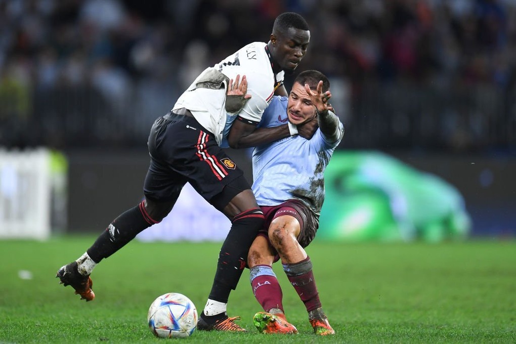 Man Utd tuột chiến thắng trước Aston Villa ở phút bù giờ - 13 Man Utd tuột chiến thắng trước Aston Villa ở phút bù giờ - 13