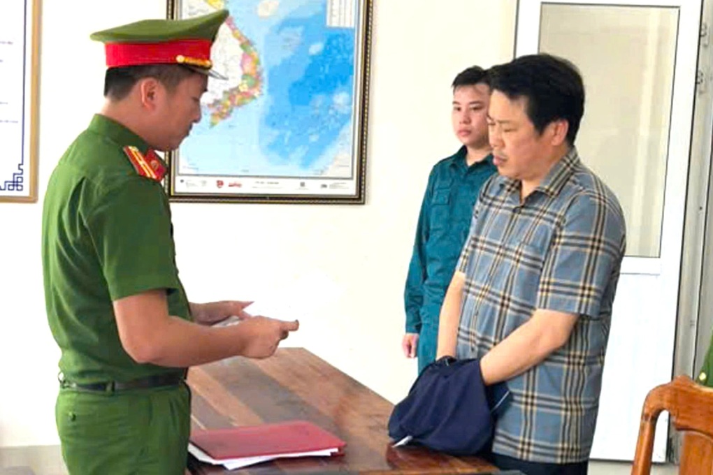 Bắt giám đốc lừa đảo 2 tỷ đồng - 1 Bắt giám đốc lừa đảo 2 tỷ đồng - 1