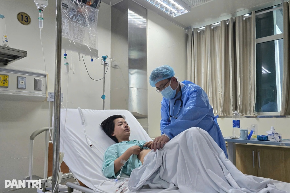 Trao hơn 447 triệu đồng do bạn đọc Dân trí giúp đỡ mẹ đơn thân mắc suy thận - 2 Trao hơn 447 triệu đồng do bạn đọc Dân trí giúp đỡ mẹ đơn thân mắc suy thận - 2
