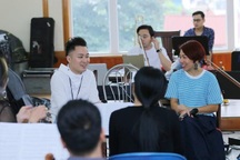 Hà Trần bay từ Mỹ về hát trong đêm nhạc của Tùng Dương