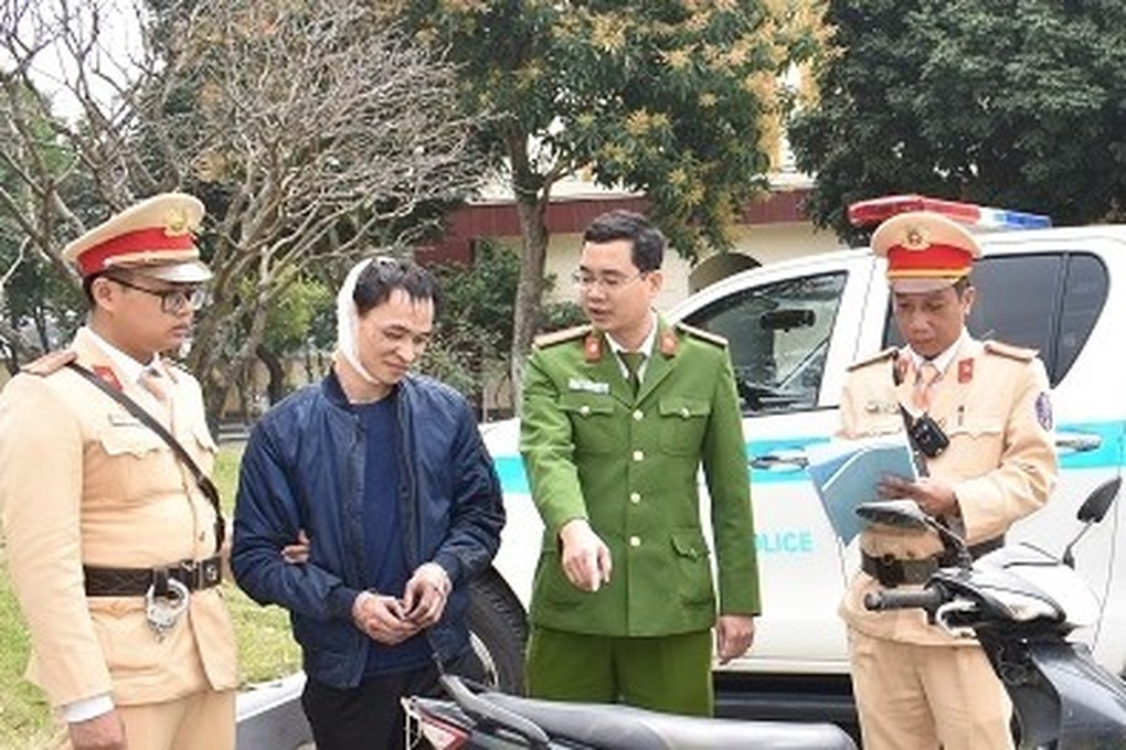 Cướp xe máy của nữ sinh giữa ban ngày ở Ninh Bình - 1 Cướp xe máy của nữ sinh giữa ban ngày ở Ninh Bình - 1
