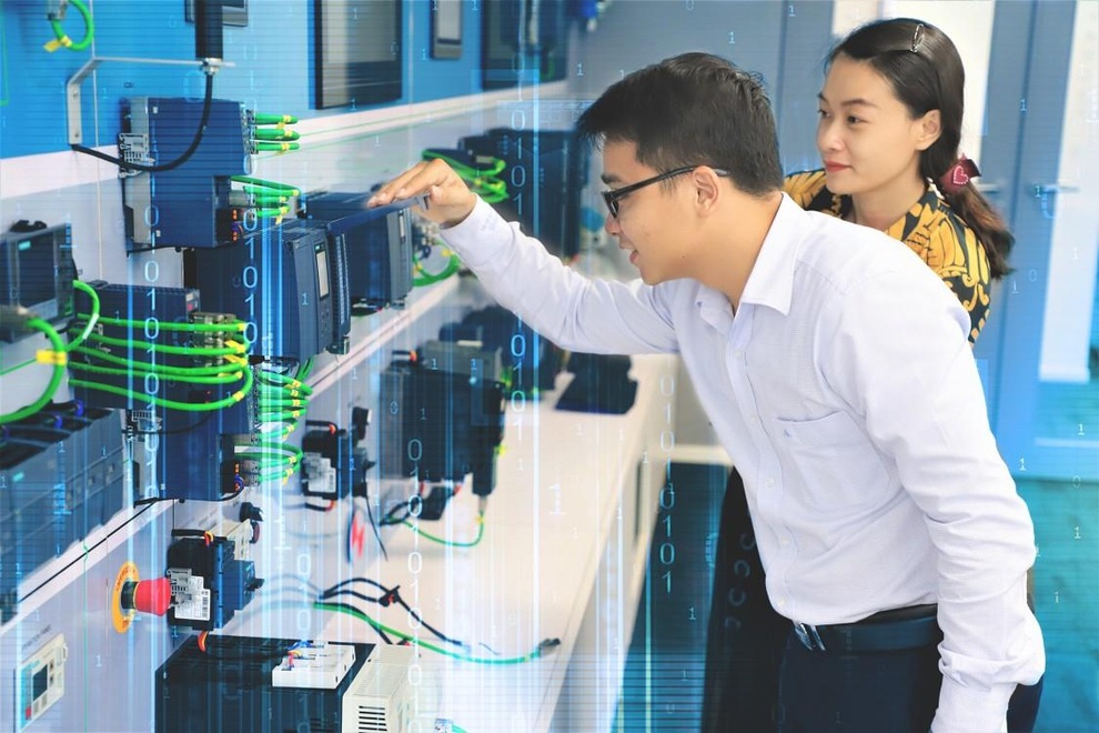 Tọa đàm trực tuyến: Tự động hóa - Ngành nghề đắt việc làm thời 4.0 - 1 Tọa đàm trực tuyến: Tự động hóa - Ngành nghề đắt việc làm thời 4.0 - 1