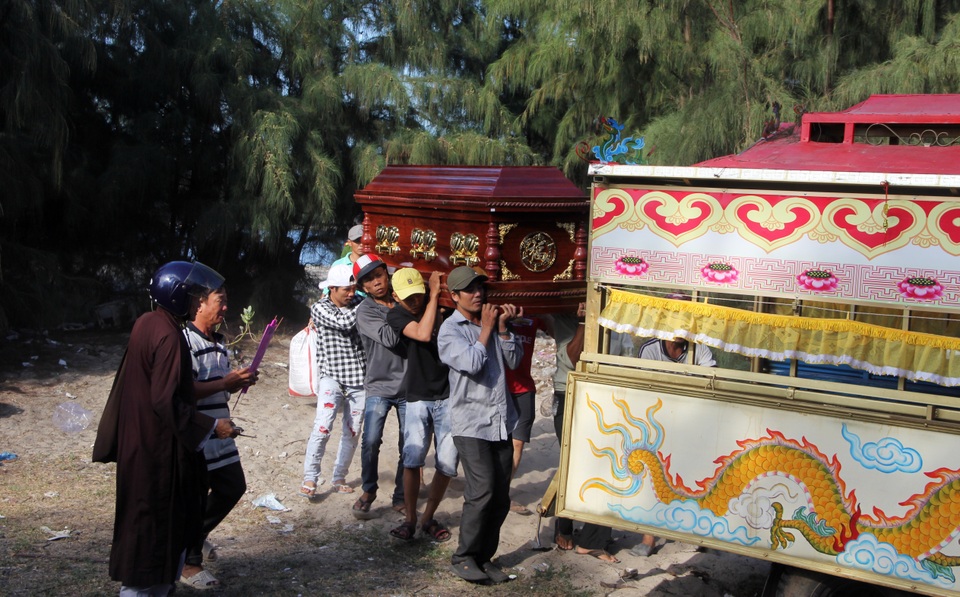 Tạm giữ một nghi phạm liên quan cái chết của bé gái 13 tuổi - 1 Tạm giữ một nghi phạm liên quan cái chết của bé gái 13 tuổi - 1
