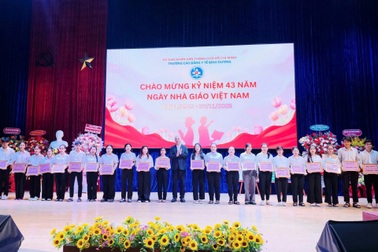 Rohto-Mentholatum (Việt Nam) trao học bổng tiếp sức thế hệ dược sĩ tương lai