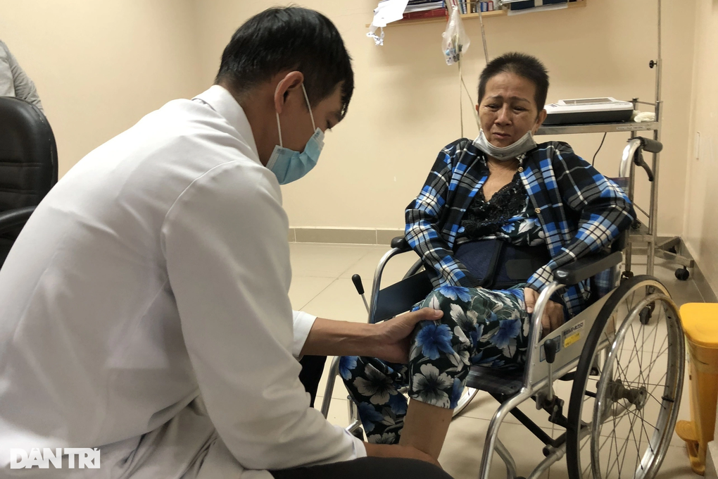 Không mổ, mẹ sẽ liệt và ảnh hưởng tính mạng, nhưng tôi hết cách rồi… - 2 Không mổ, mẹ sẽ liệt và ảnh hưởng tính mạng, nhưng tôi hết cách rồi… - 2